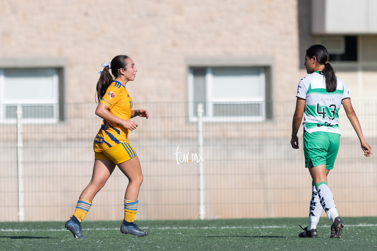 Andrea Quiñonez Santos Laguna vs Tigres femenil sub 18 J8 5000762